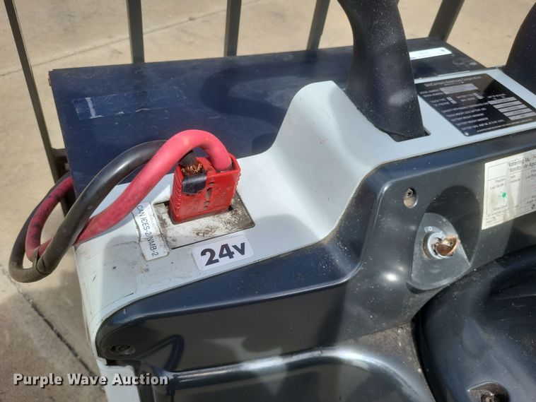 image for item EJ8039 Uni Carriers  RPXT2W2G60BV pallet jack