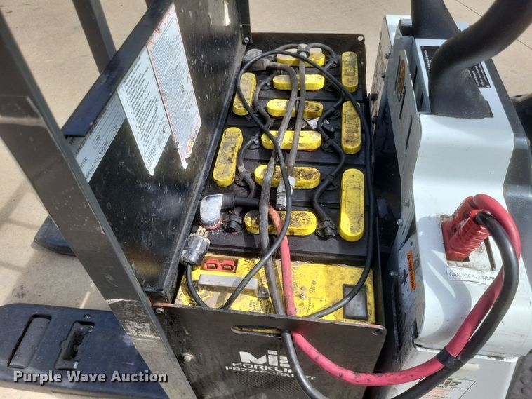 image for item EJ8039 Uni Carriers  RPXT2W2G60BV pallet jack