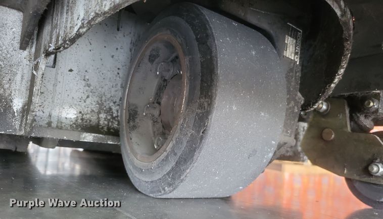 image for item EJ8039 Uni Carriers  RPXT2W2G60BV pallet jack