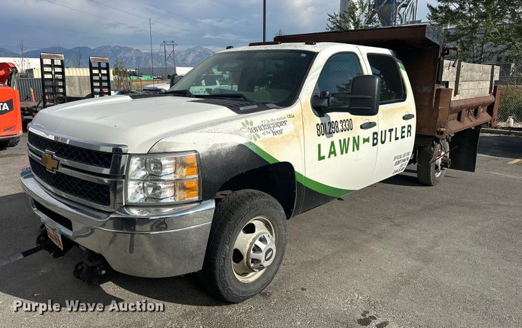 image for item EJ8977 2013 Chevrolet  Silverado 3500 Crew Cab dump bed pickup truck