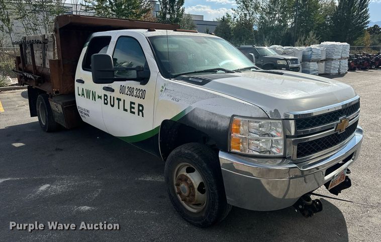 image for item EJ8977 2013 Chevrolet  Silverado 3500 Crew Cab dump bed pickup truck