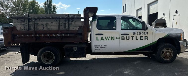 image for item EJ8977 2013 Chevrolet  Silverado 3500 Crew Cab dump bed pickup truck