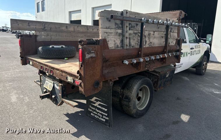 image for item EJ8977 2013 Chevrolet  Silverado 3500 Crew Cab dump bed pickup truck