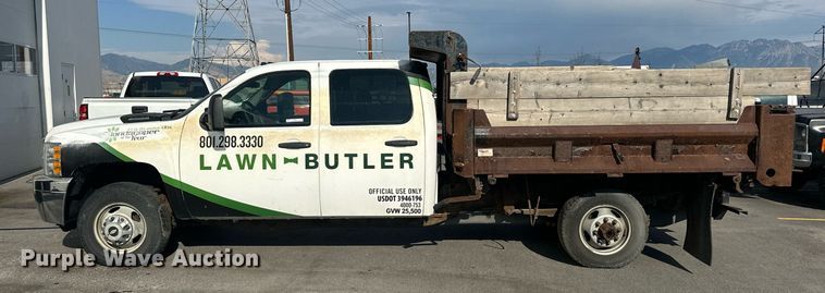 image for item EJ8977 2013 Chevrolet  Silverado 3500 Crew Cab dump bed pickup truck