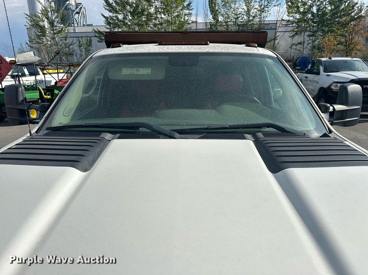 image for item EJ8977 2013 Chevrolet  Silverado 3500 Crew Cab dump bed pickup truck