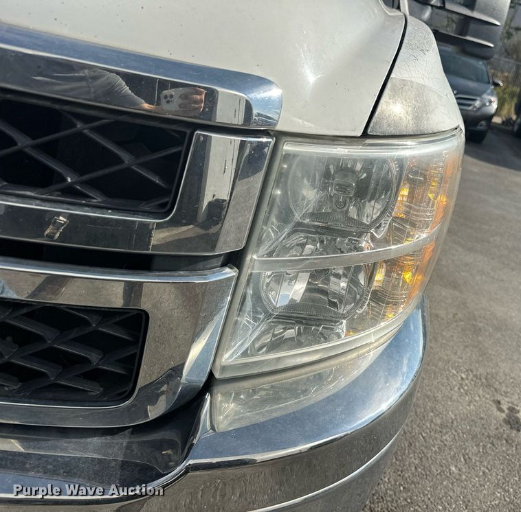 image for item EJ8977 2013 Chevrolet  Silverado 3500 Crew Cab dump bed pickup truck