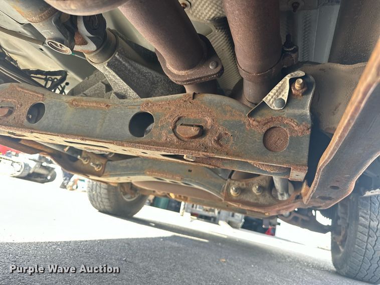 image for item EJ8977 2013 Chevrolet  Silverado 3500 Crew Cab dump bed pickup truck