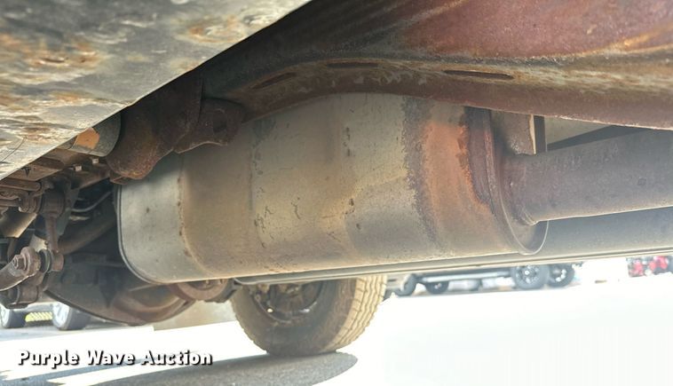 image for item EJ8977 2013 Chevrolet  Silverado 3500 Crew Cab dump bed pickup truck