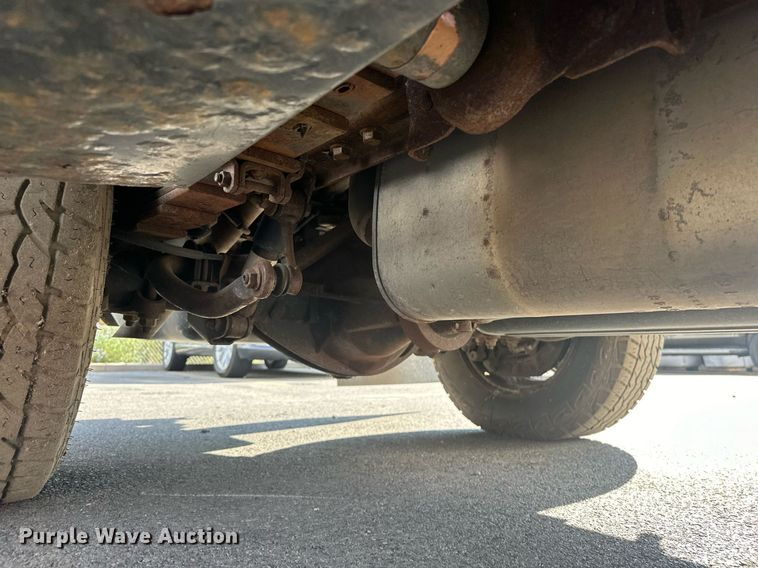 image for item EJ8977 2013 Chevrolet  Silverado 3500 Crew Cab dump bed pickup truck