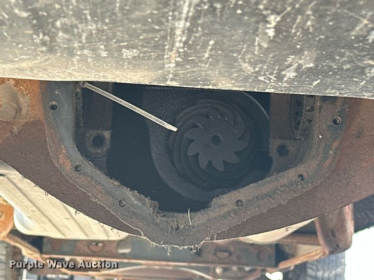 image for item EJ8977 2013 Chevrolet  Silverado 3500 Crew Cab dump bed pickup truck