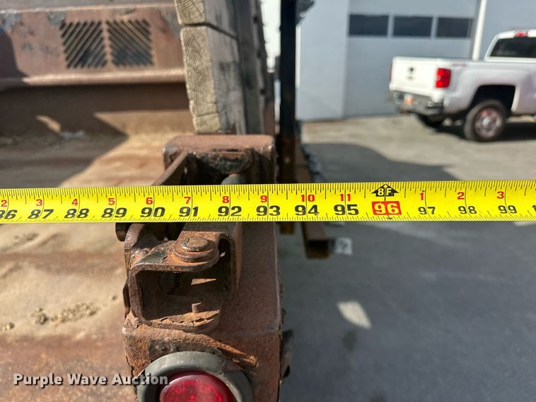 image for item EJ8977 2013 Chevrolet  Silverado 3500 Crew Cab dump bed pickup truck