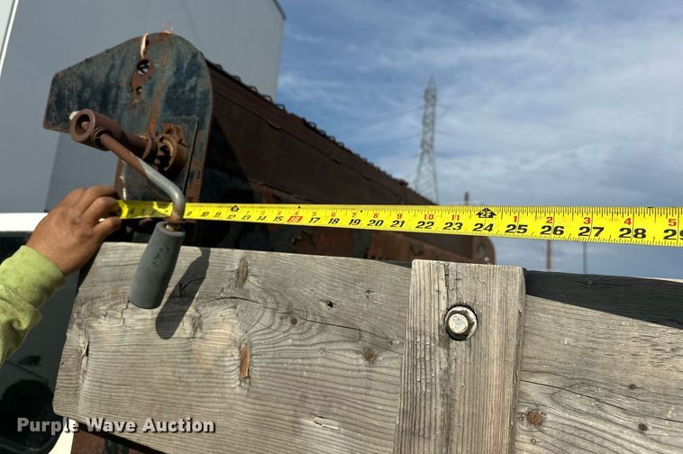 image for item EJ8977 2013 Chevrolet  Silverado 3500 Crew Cab dump bed pickup truck