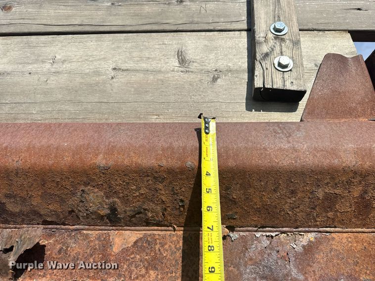 image for item EJ8977 2013 Chevrolet  Silverado 3500 Crew Cab dump bed pickup truck