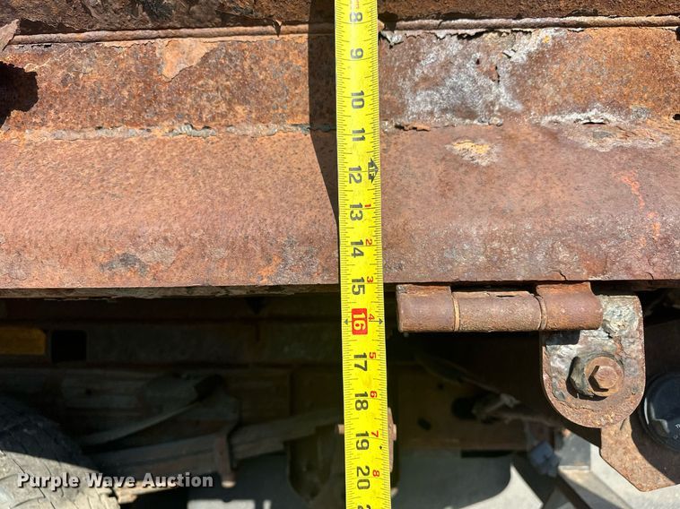 image for item EJ8977 2013 Chevrolet  Silverado 3500 Crew Cab dump bed pickup truck