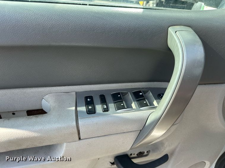 image for item EJ8977 2013 Chevrolet  Silverado 3500 Crew Cab dump bed pickup truck