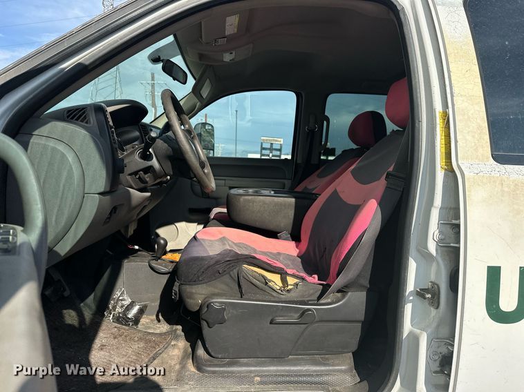 image for item EJ8977 2013 Chevrolet  Silverado 3500 Crew Cab dump bed pickup truck