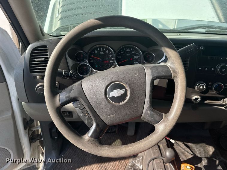 image for item EJ8977 2013 Chevrolet  Silverado 3500 Crew Cab dump bed pickup truck