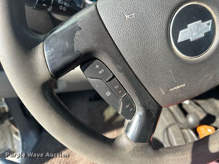 image for item EJ8977 2013 Chevrolet  Silverado 3500 Crew Cab dump bed pickup truck