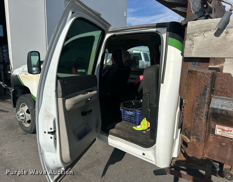 image for item EJ8977 2013 Chevrolet  Silverado 3500 Crew Cab dump bed pickup truck