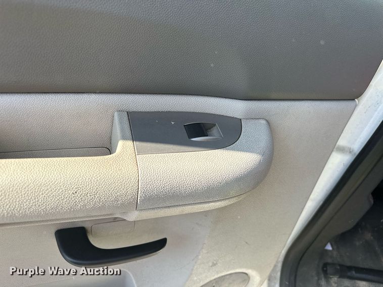 image for item EJ8977 2013 Chevrolet  Silverado 3500 Crew Cab dump bed pickup truck