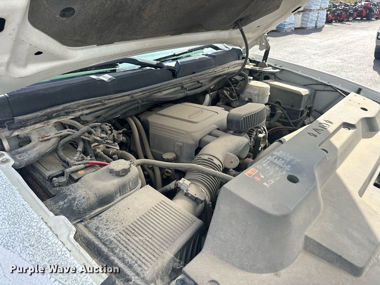 image for item EJ8977 2013 Chevrolet  Silverado 3500 Crew Cab dump bed pickup truck