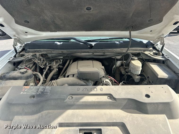 image for item EJ8977 2013 Chevrolet  Silverado 3500 Crew Cab dump bed pickup truck