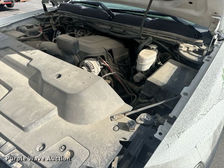 image for item EJ8977 2013 Chevrolet  Silverado 3500 Crew Cab dump bed pickup truck