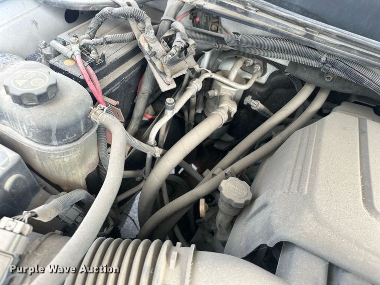 image for item EJ8977 2013 Chevrolet  Silverado 3500 Crew Cab dump bed pickup truck