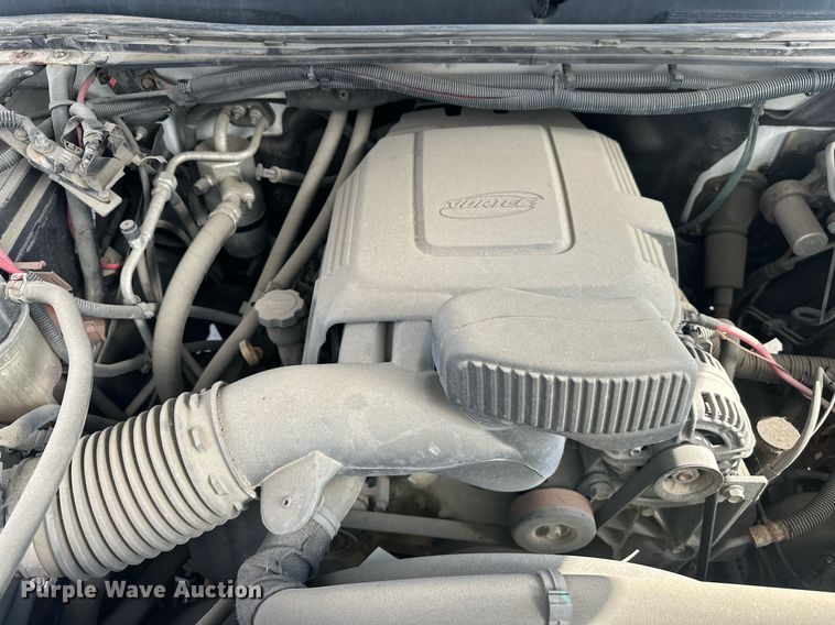 image for item EJ8977 2013 Chevrolet  Silverado 3500 Crew Cab dump bed pickup truck