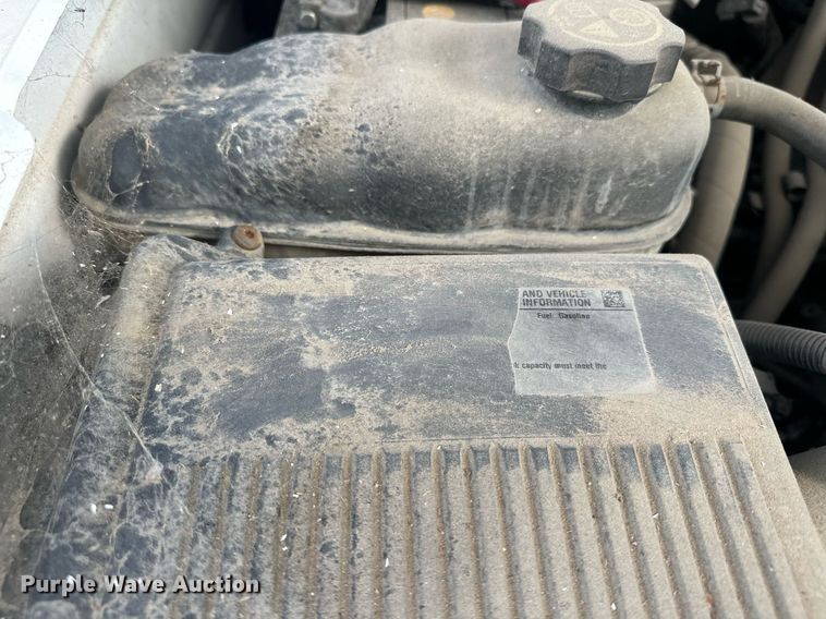 image for item EJ8977 2013 Chevrolet  Silverado 3500 Crew Cab dump bed pickup truck