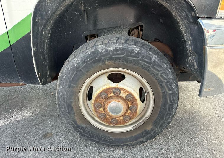 image for item EJ8977 2013 Chevrolet  Silverado 3500 Crew Cab dump bed pickup truck