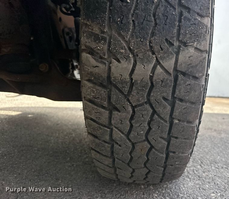 image for item EJ8977 2013 Chevrolet  Silverado 3500 Crew Cab dump bed pickup truck