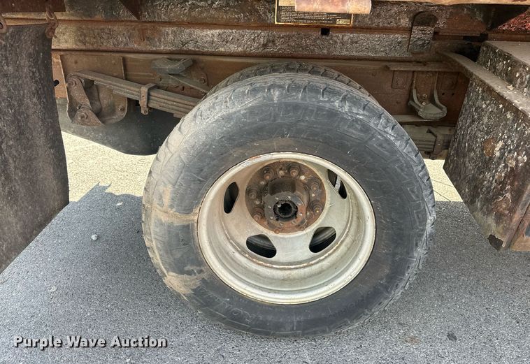 image for item EJ8977 2013 Chevrolet  Silverado 3500 Crew Cab dump bed pickup truck