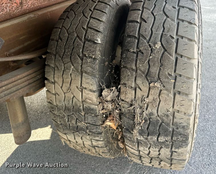 image for item EJ8977 2013 Chevrolet  Silverado 3500 Crew Cab dump bed pickup truck