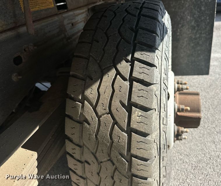 image for item EJ8977 2013 Chevrolet  Silverado 3500 Crew Cab dump bed pickup truck