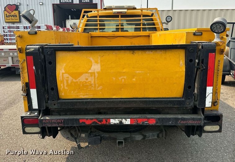 image for item EJ8979 2013 Ford F250 Super Duty utility bed pickup truck