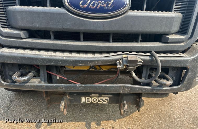 image for item EJ8979 2013 Ford F250 Super Duty utility bed pickup truck