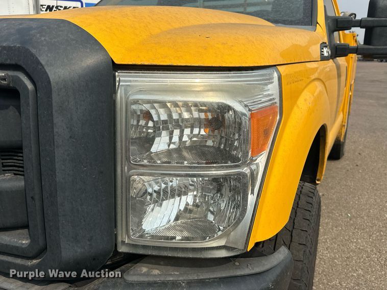 image for item EJ8979 2013 Ford F250 Super Duty utility bed pickup truck