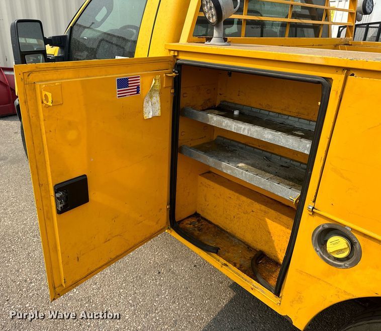 image for item EJ8979 2013 Ford F250 Super Duty utility bed pickup truck