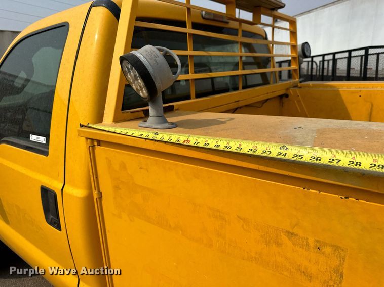 image for item EJ8979 2013 Ford F250 Super Duty utility bed pickup truck