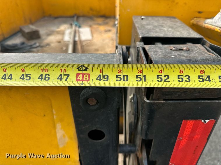 image for item EJ8979 2013 Ford F250 Super Duty utility bed pickup truck