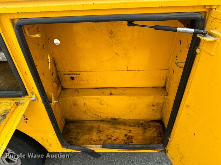 image for item EJ8979 2013 Ford F250 Super Duty utility bed pickup truck