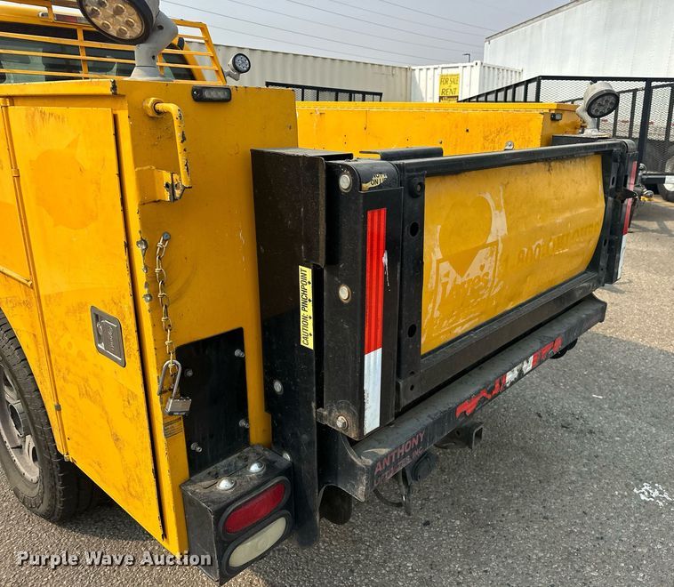 image for item EJ8979 2013 Ford F250 Super Duty utility bed pickup truck