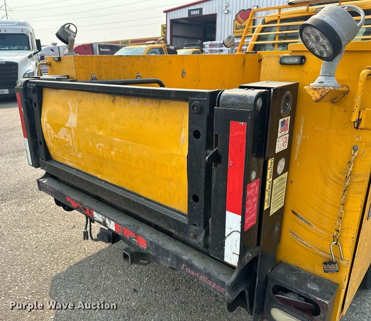 image for item EJ8979 2013 Ford F250 Super Duty utility bed pickup truck