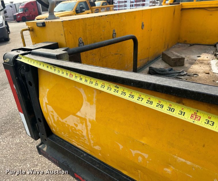 image for item EJ8979 2013 Ford F250 Super Duty utility bed pickup truck