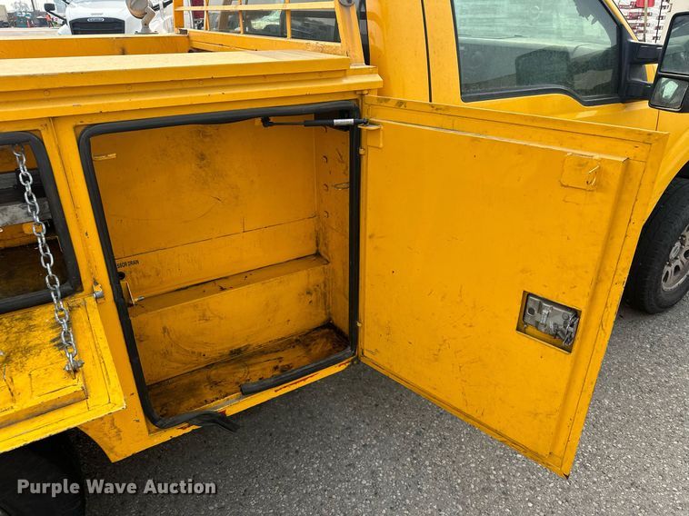 image for item EJ8979 2013 Ford F250 Super Duty utility bed pickup truck