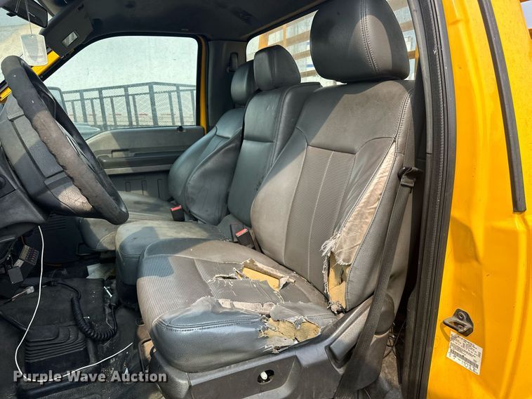 image for item EJ8979 2013 Ford F250 Super Duty utility bed pickup truck