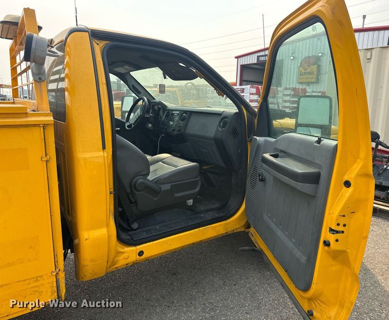 image for item EJ8979 2013 Ford F250 Super Duty utility bed pickup truck