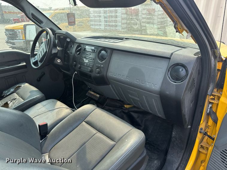 image for item EJ8979 2013 Ford F250 Super Duty utility bed pickup truck