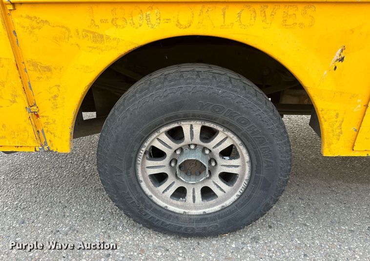 image for item EJ8979 2013 Ford F250 Super Duty utility bed pickup truck